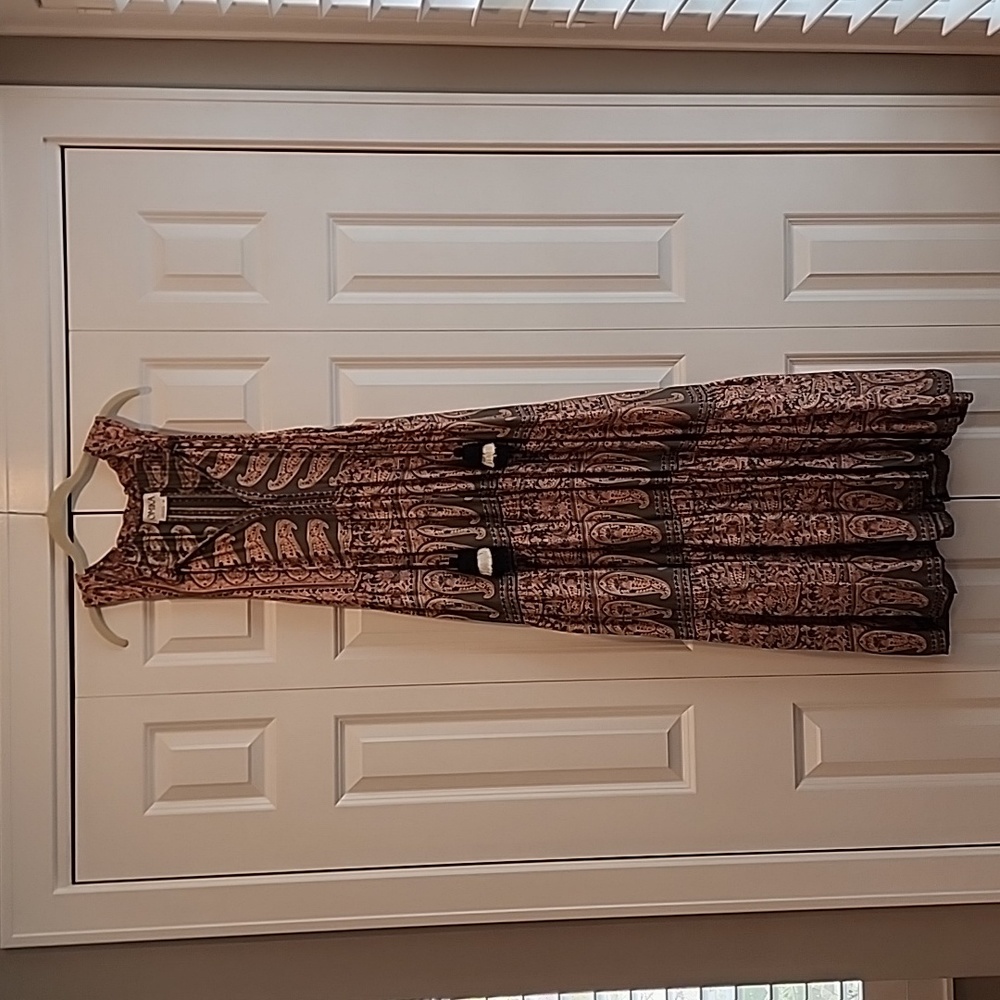 Omika Tiered Sleeveless Dress